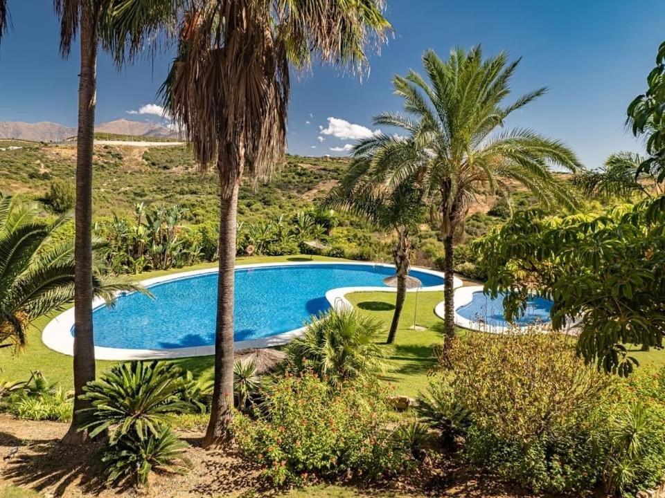 Апартаменти Penthouse Majestic Costa Golf Касарес Екстер'єр фото